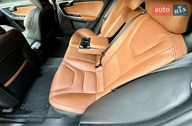 Седан Volvo S60 2017 в 
