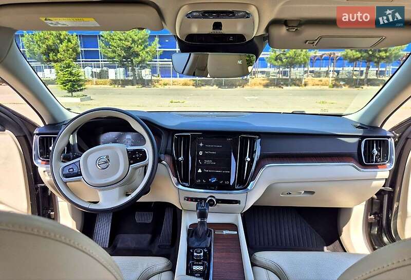 Седан Volvo S60 2020 в Одессе