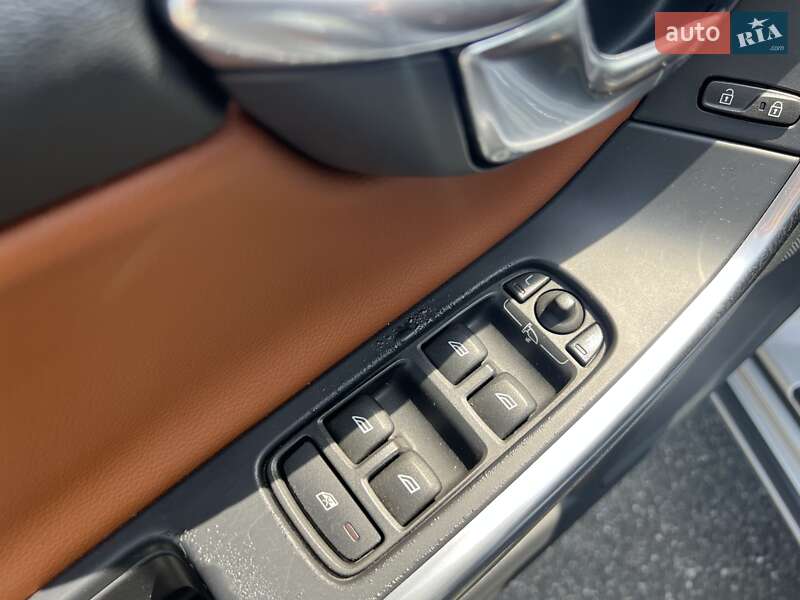 Седан Volvo S60 2014 в Киеве фото 20 Седан Volvo S60 2014 в Киеве