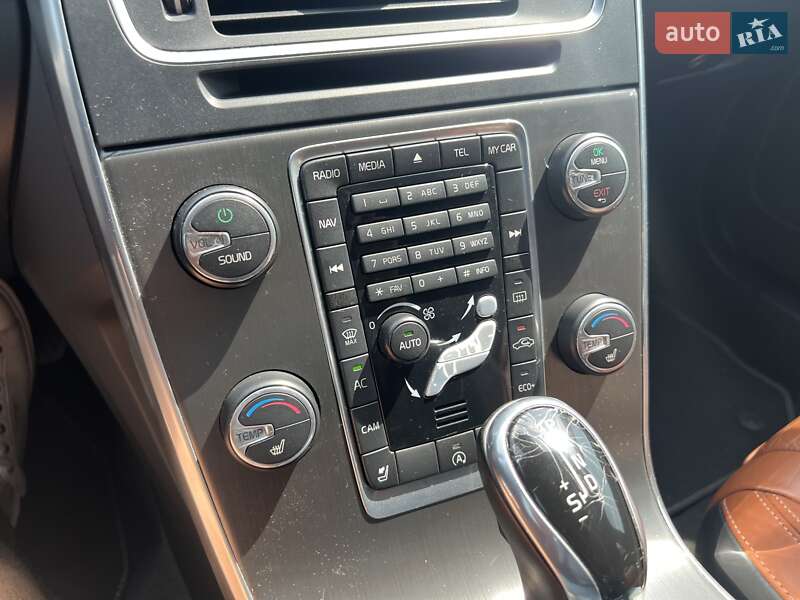 Седан Volvo S60 2014 в Киеве