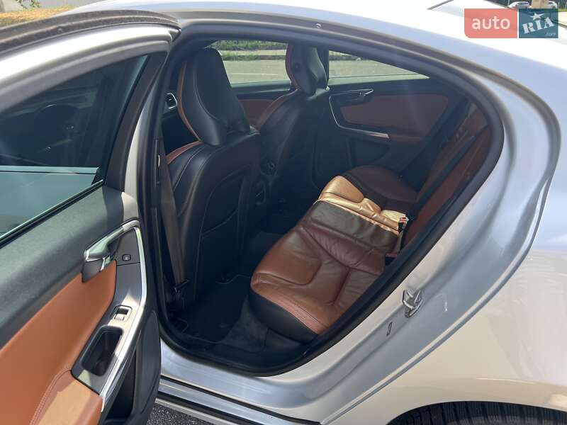 Седан Volvo S60 2014 в Киеве фото 35 Седан Volvo S60 2014 в Киеве