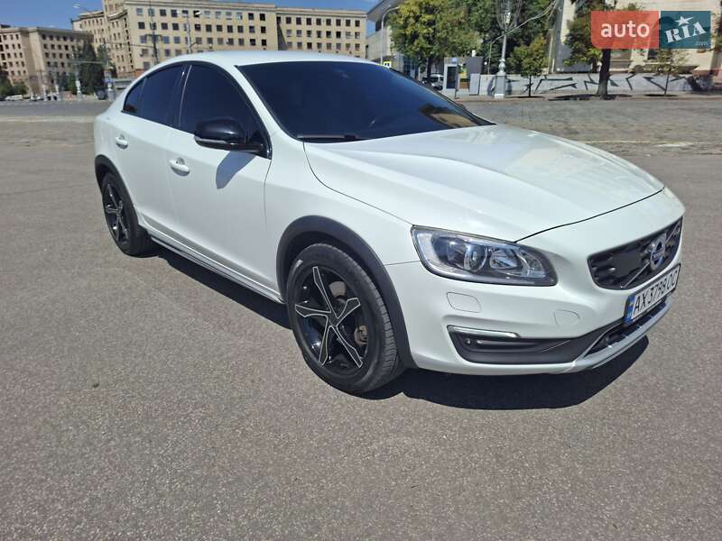 Седан Volvo S60 2017 в 