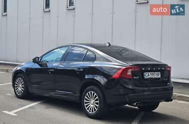 Седан Volvo S60 2012 в 