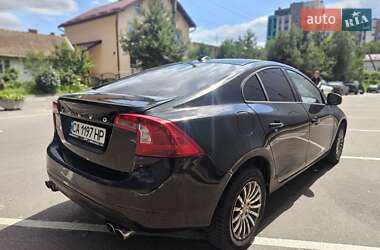 Седан Volvo S60 2012 в 