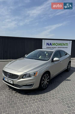 Седан Volvo S60 2016 в 