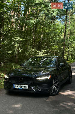Седан Volvo S60 2020 в 
