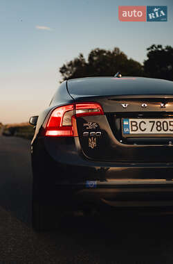 Седан Volvo S60 2012 в 