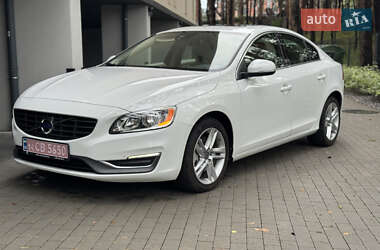 Седан Volvo S60 2013 в 