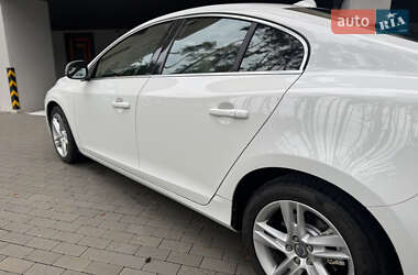 Седан Volvo S60 2013 в 