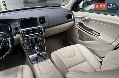 Седан Volvo S60 2013 в 