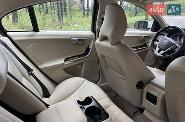 Седан Volvo S60 2013 в 