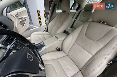 Седан Volvo S60 2013 в 