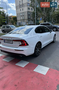 Седан Volvo S60 2020 в 