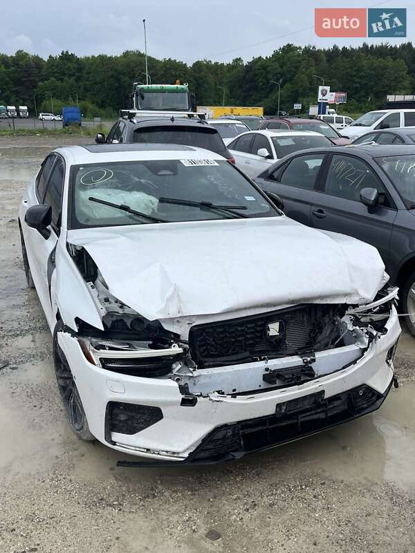 Седан Volvo S60 2023 в Киеве