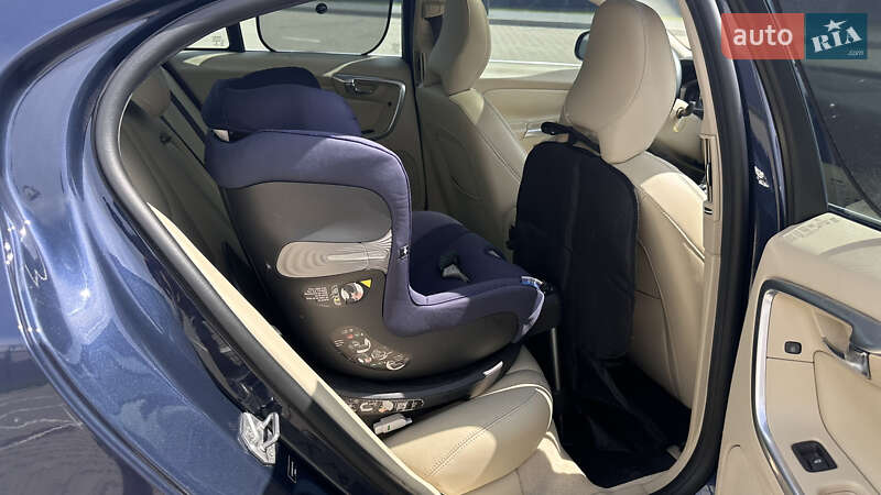 Седан Volvo S60 2014 в Ивано-Франковске
