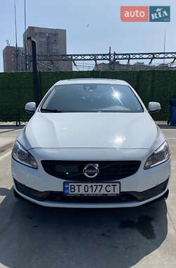Седан Volvo S60 2015 в 
