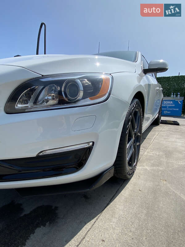 Седан Volvo S60 2015 в Измаиле