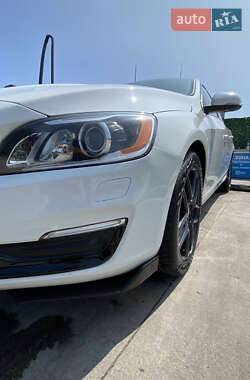 Седан Volvo S60 2015 в 
