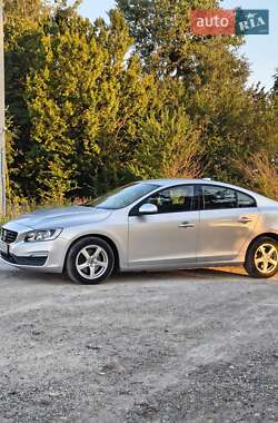 Седан Volvo S60 2016 в 