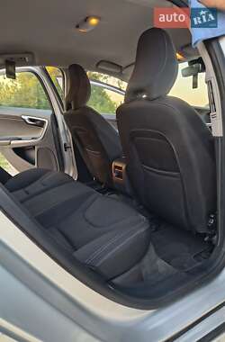 Седан Volvo S60 2016 в 