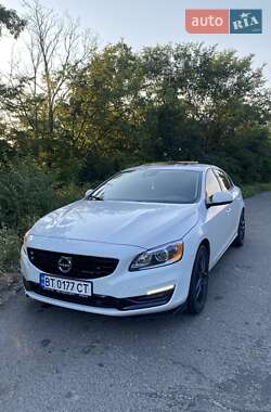 Седан Volvo S60 2015 в 