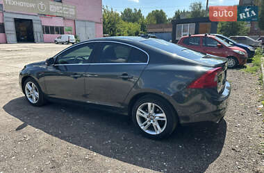 Седан Volvo S60 2013 в 