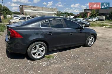 Седан Volvo S60 2013 в 
