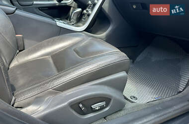 Седан Volvo S60 2013 в 