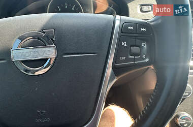Седан Volvo S60 2013 в 