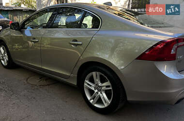 Седан Volvo S60 2014 в 