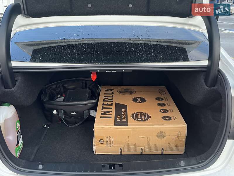 Седан Volvo S60 2012 в Киеве