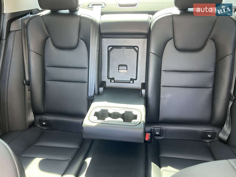 Седан Volvo S60 2024 в Киеве