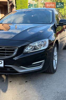 Седан Volvo S60 2013 в 