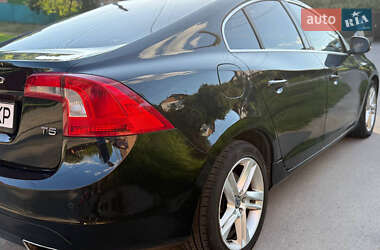 Седан Volvo S60 2013 в 