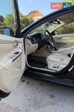 Седан Volvo S60 2013 в 