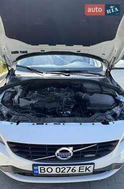 Седан Volvo S60 2015 в 