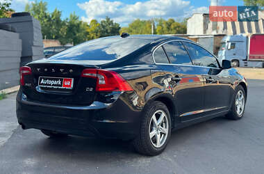 Седан Volvo S60 2015 в 