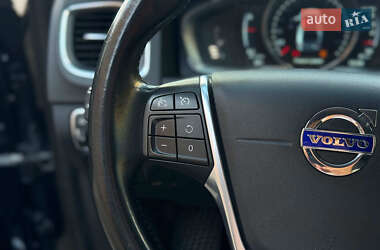 Седан Volvo S60 2015 в 