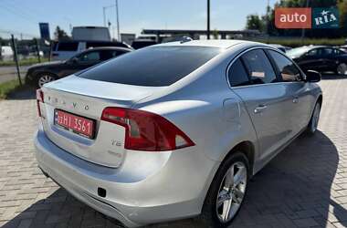 Седан Volvo S60 2015 в 