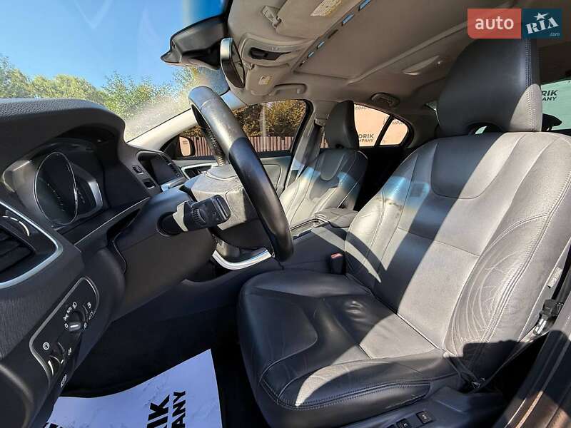 Седан Volvo S60 2015 в Луцке