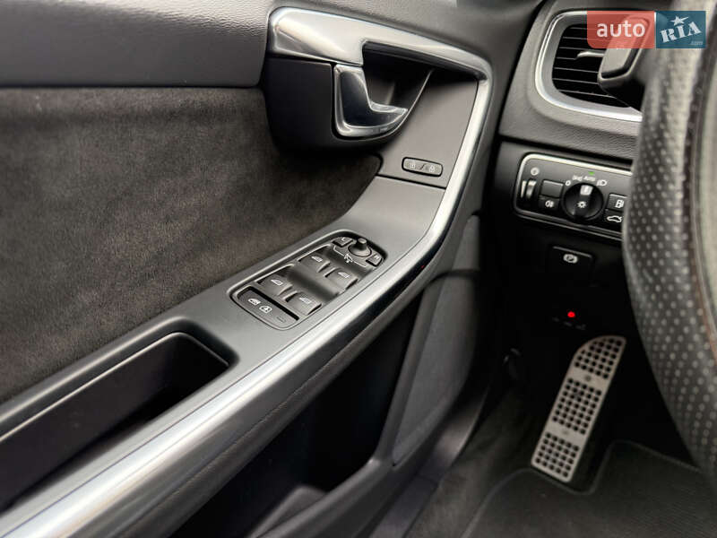 Седан Volvo S60 2017 в Киеве