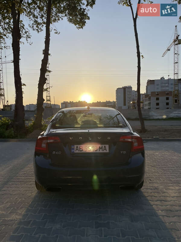 Седан Volvo S60 2015 в Виннице