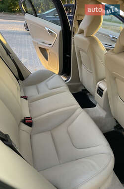 Седан Volvo S60 2015 в 