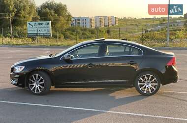 Седан Volvo S60 2015 в 