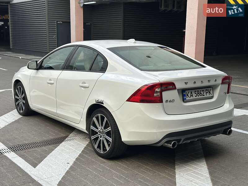 Седан Volvo S60 2017 в Киеве