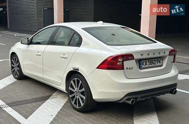 Седан Volvo S60 2017 в 