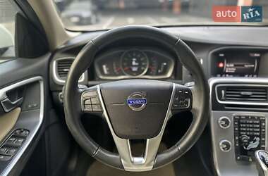 Седан Volvo S60 2017 в 