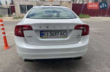 Седан Volvo S60 2014 в 
