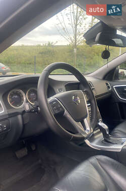Седан Volvo S60 2012 в 