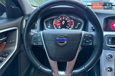 Седан Volvo S60 2017 в 